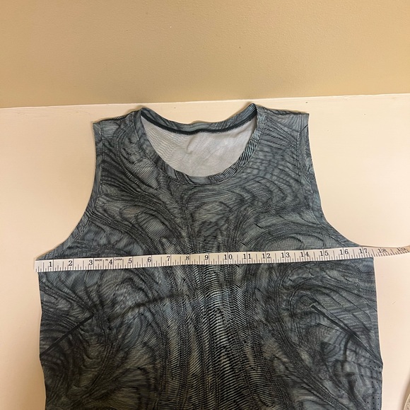 Lululemon Tank - Picture 5 of 6
